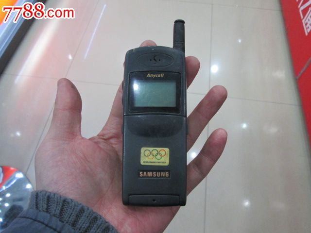 老款三星下翻盖手机_90年代三星翻盖手机_1999年的三星800手机