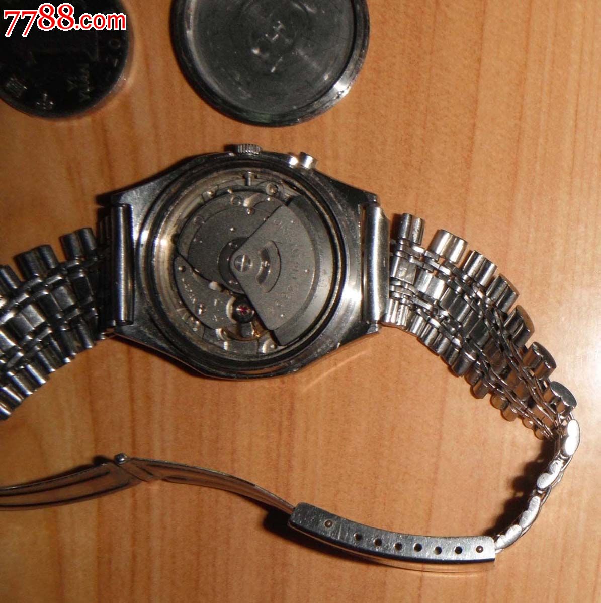 0030:双狮(ORIENT)老品牌手表【带日历】钻
