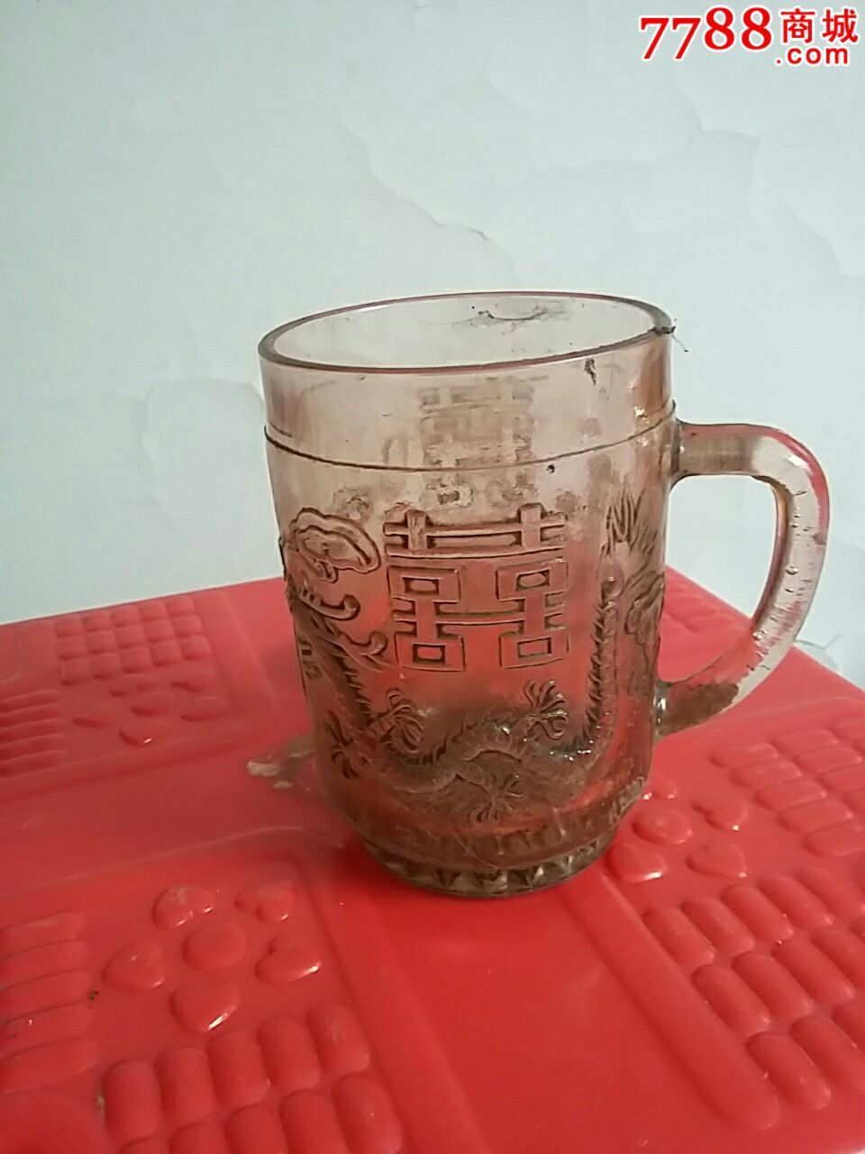 茶色玻璃杯