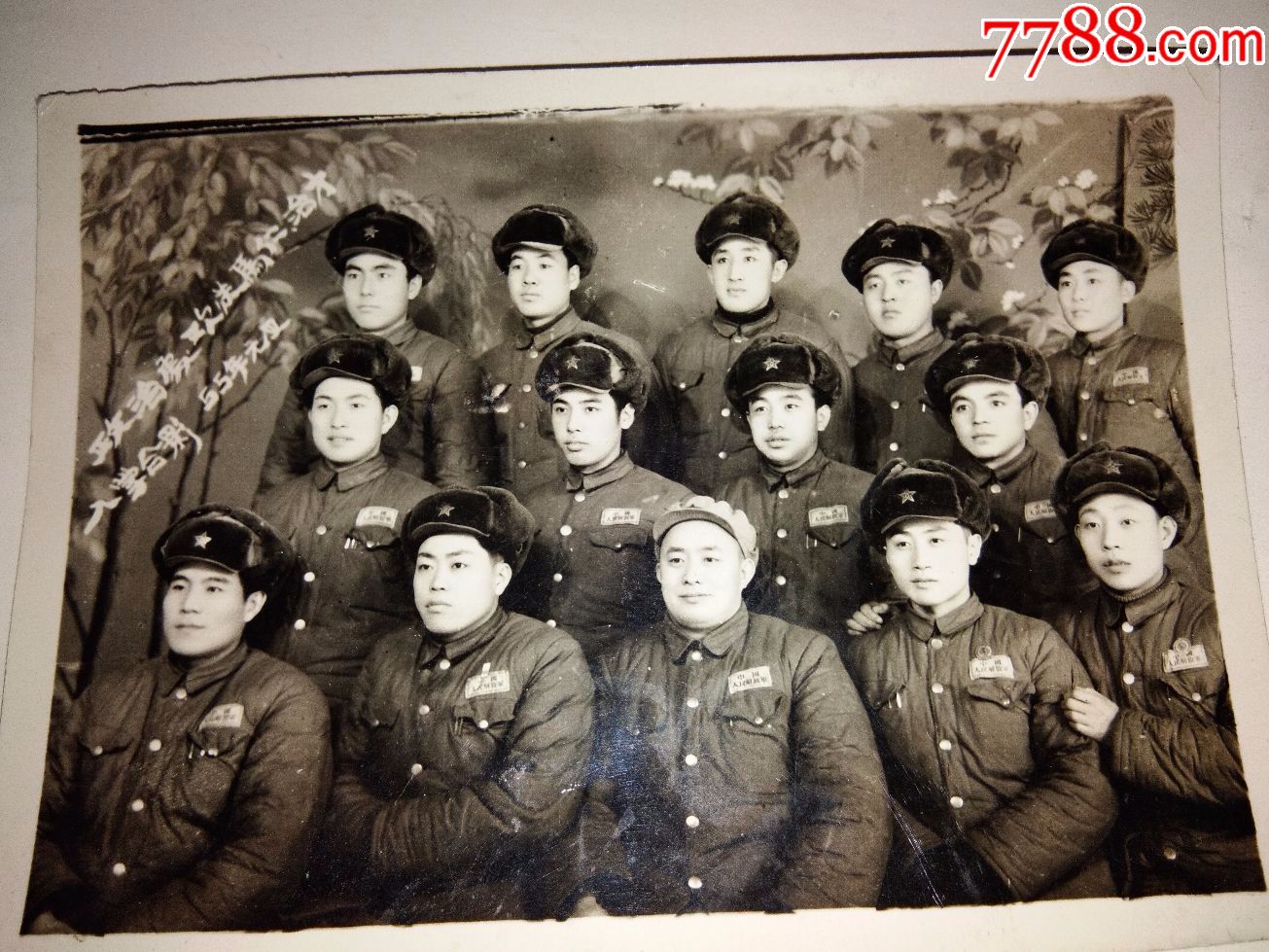 独立二团政治处全体同志合影2张:1953年一张,1955年一张