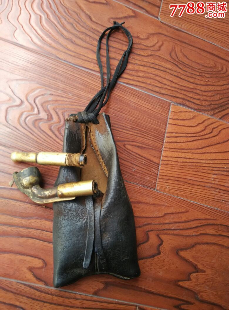 清代老铜烟斗带牛皮烟荷包