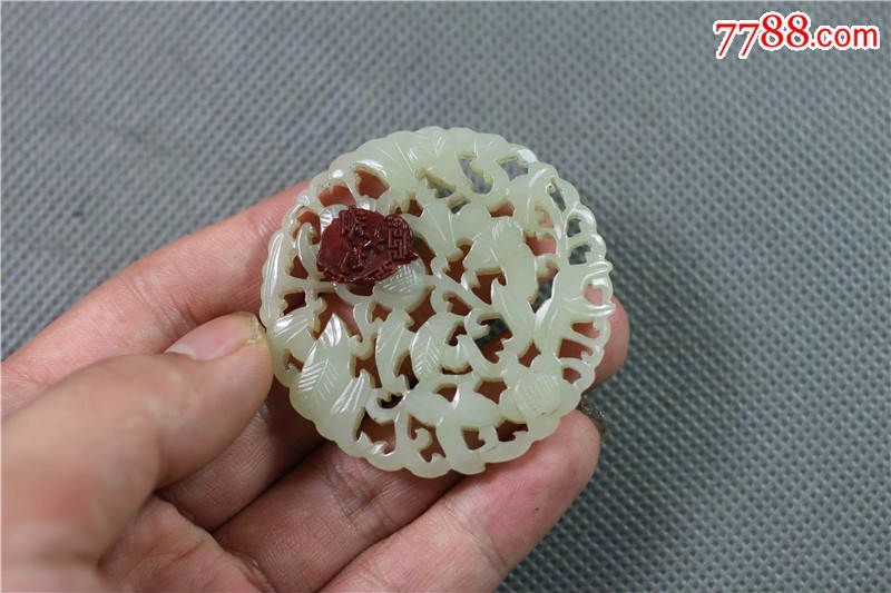 文物商店库存五蝠玉佩