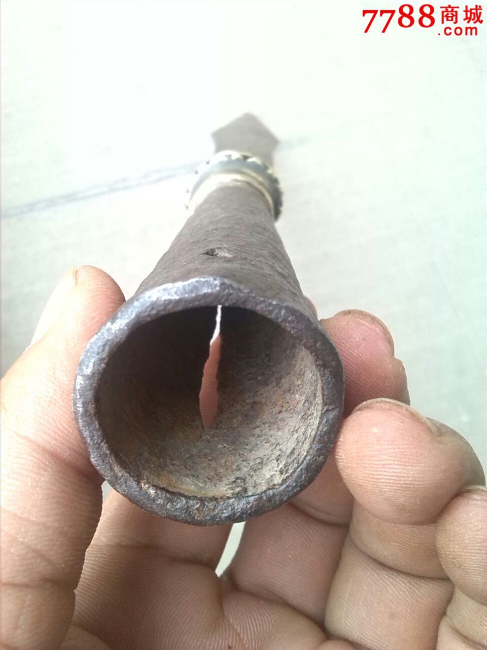 罕见明代绝品大金钟长矛