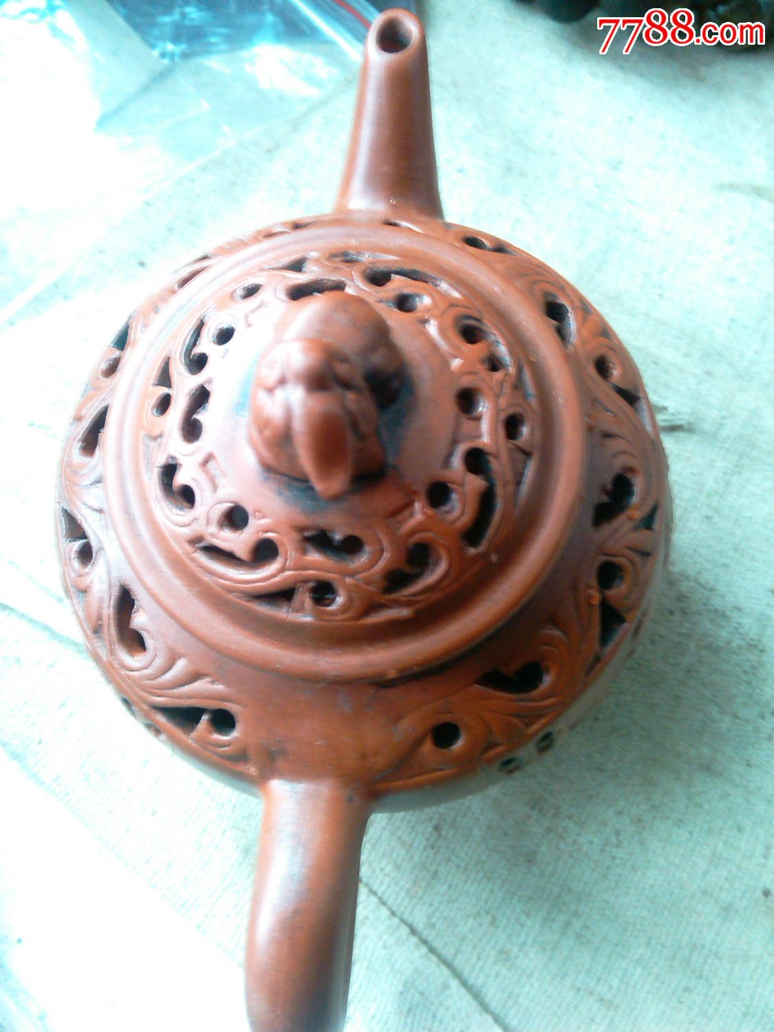 双层镂空紫砂壶枣红皮