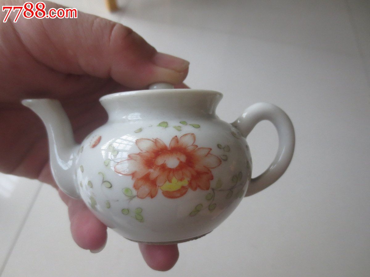 民国"鸿康祥出品"袖珍花鸟小瓷壶